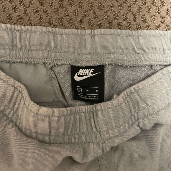 Nike Sweatpants - Picture 3 of 4
